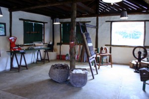 Vista interna do ateliê da Oficina da Lã