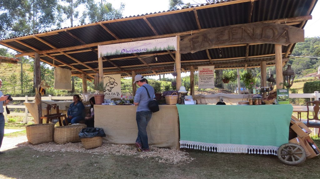 Quiosques da Oficina da Lã, O Lavandário e Fazenda Aracatu